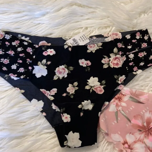 Victoria Secret size Large Cheekster Tanga brand new with tag - Picture 1 of 8